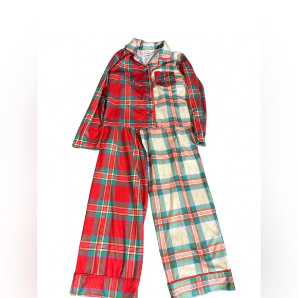 Art Class Girls Plaid Pajamas Size 6/7. Long Sleeve Snuggly Soft Snug Fit PJ Set - Picture 2 of 4